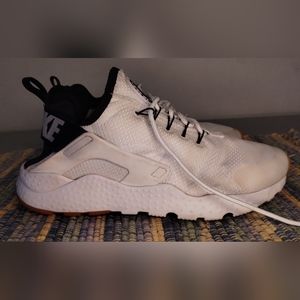 Wmns Air Huarache Run Ultra 'White Gum' Sz 9